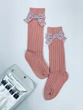 Calcetines con lazo Floral para niñas pequeñas, medias largas de algodón suave hasta la rodilla para bebés, Estilo Princesa a rayas para niños de 0 a 5 años