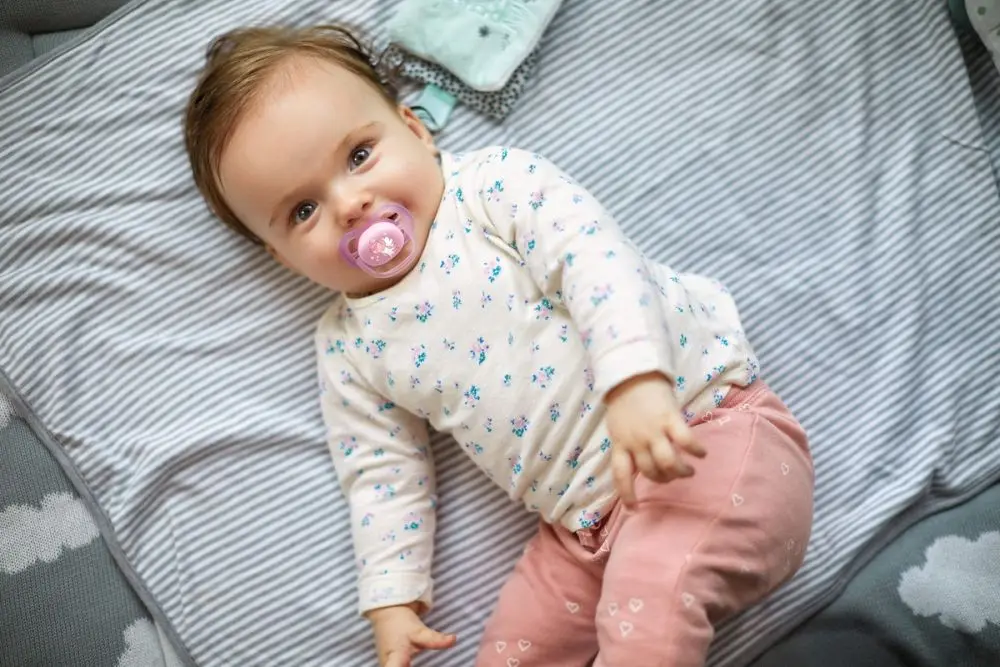 Philips Avent Пустышка серии Ultra Air Design Ангел 0-6 мес., 2 шт. для девочек