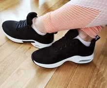 Las mujeres zapatillas de deporte Zapatos de zapatos informales transpirables gran oferta nueva al aire libre ligera zapatos deportivos zapatos caminando Tenis Femenino