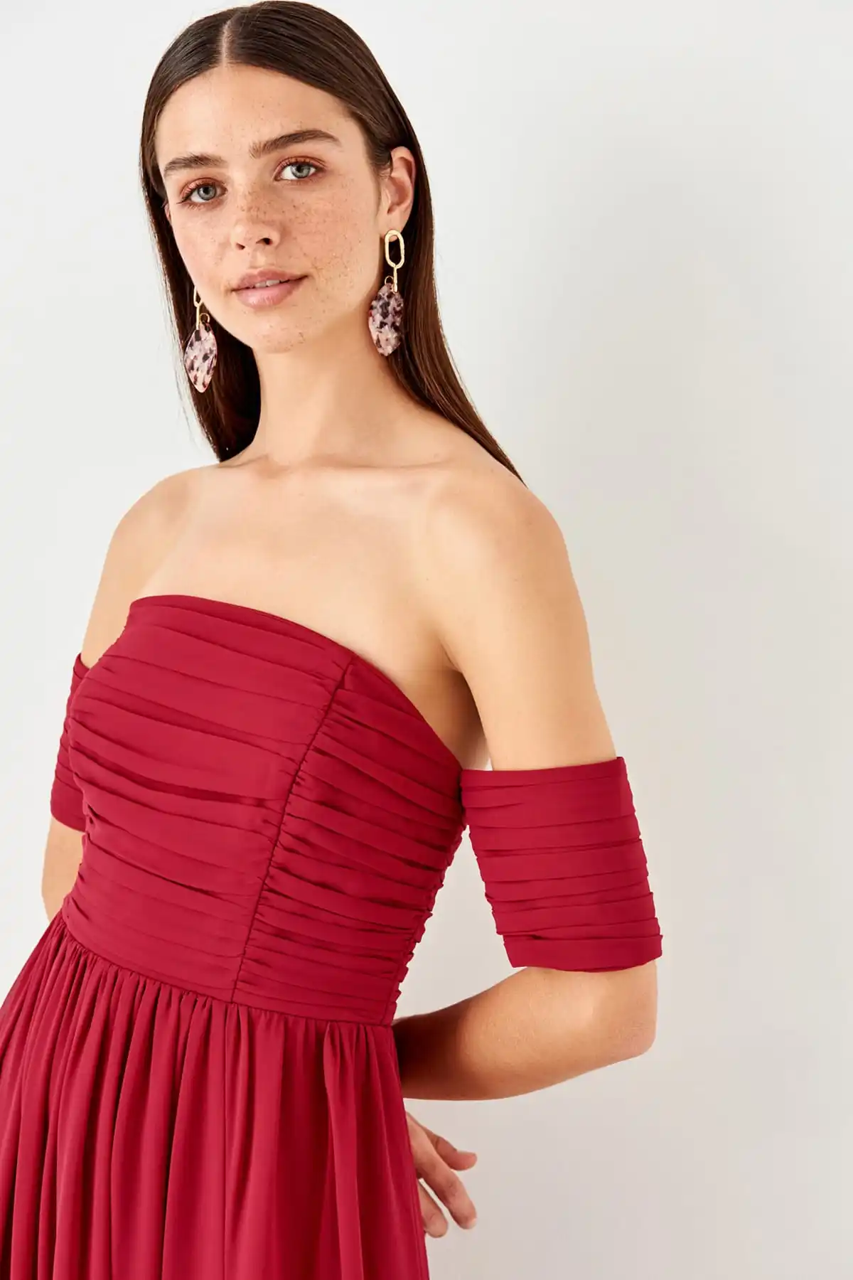 Trendyol вечернее платье без бретелек TPRSS19UZ0128