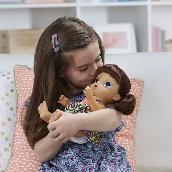 Baby Alive супер закуски Snackin' лапша ребенок(брюнет) Hasbro