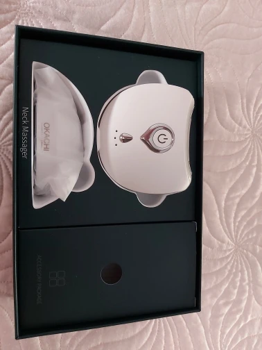 Отзыв о товаре Массажер для шеи OKACHI GLIYA, 2021 г., для массажа лица, разглаживания и удаления морщин, вибрация, холодный и горячий компресс, светодиодная подсветка, EMS терапия от пользователя S***a