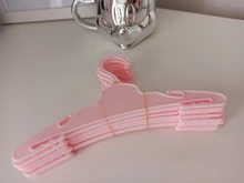 Muñeca de 10 unids/lote muñecas percha blanco rosa perchas de plástico americano recién nacido bebé accesorios 18 pulgadas muñeca