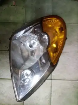 

8200301831B Right Headlight Renault Modus *