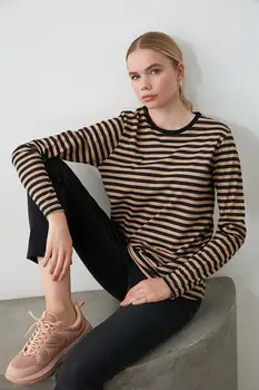 

Trendyol Plain Black and Camel Striped 2'li Package Bicycle Neck Basic Knitted T-Shirt TWOAW21TS0097