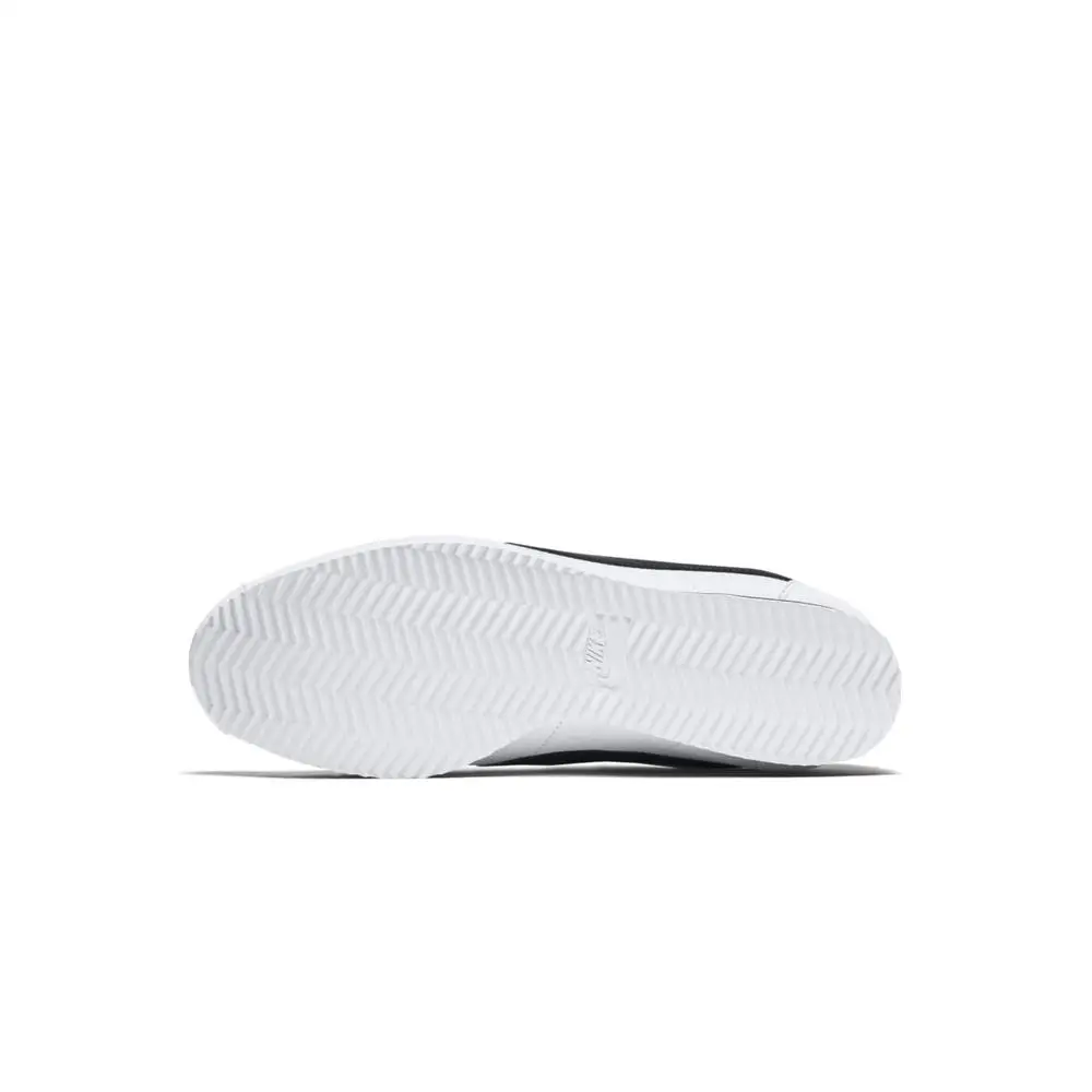 Nike model CLASSIC CORTEZ LEATHER color WHITE/BLACK. Men's running shoes.