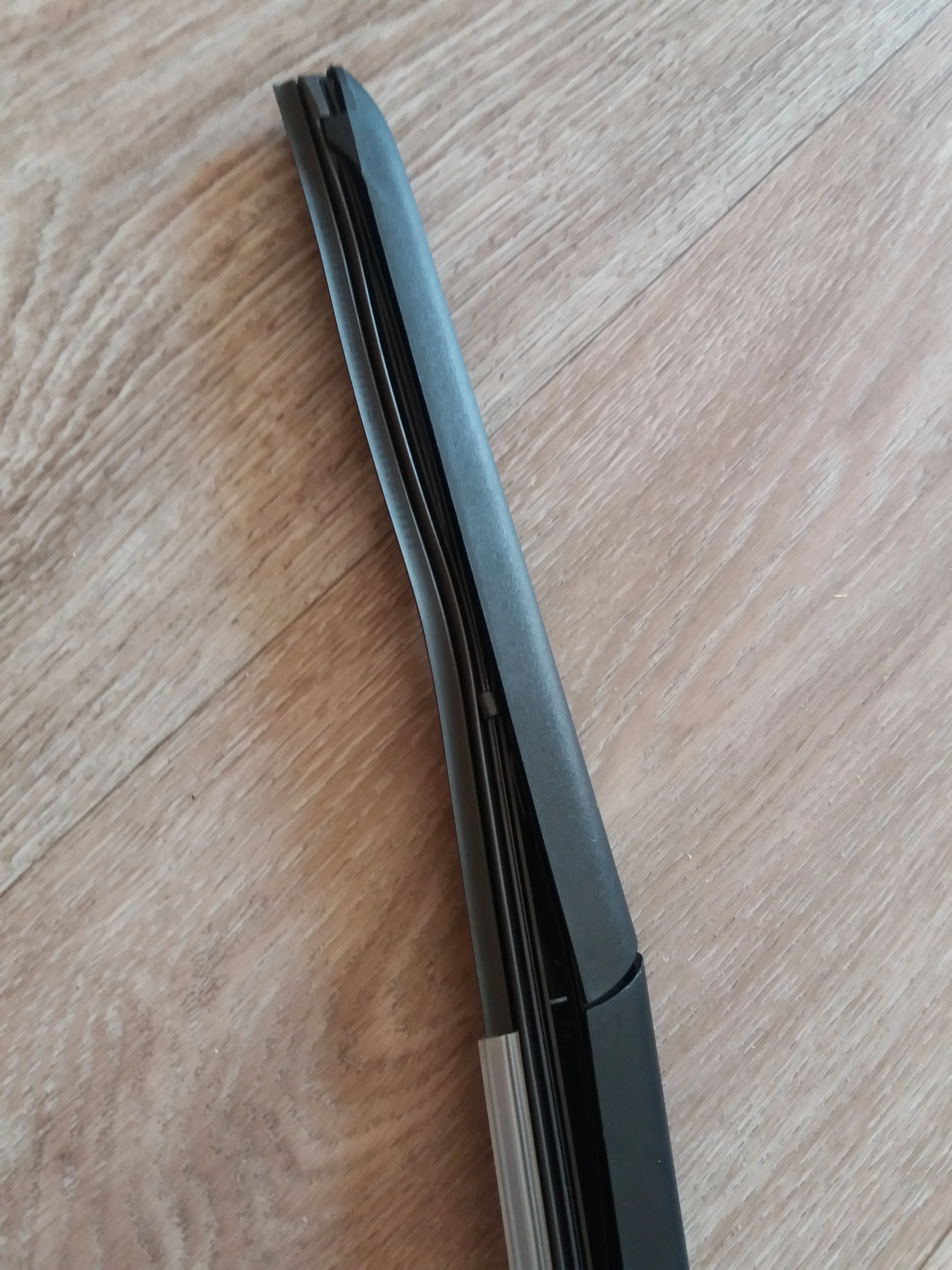 Отзыв о товаре Щетка стеклоочистителя автомобильная универсальная U-образная, 14 дюймов, 16 дюймов, 17 дюймов, 18 дюймов, 19 дюймов, 20 дюймов, 21 дюйм, 22 дюйма, 24 дюйма, 26 дюймов от пользователя R***r