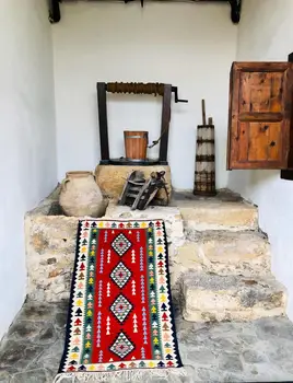 

North Turkish Hand Woven Antolian Kilim Rug & Carpet