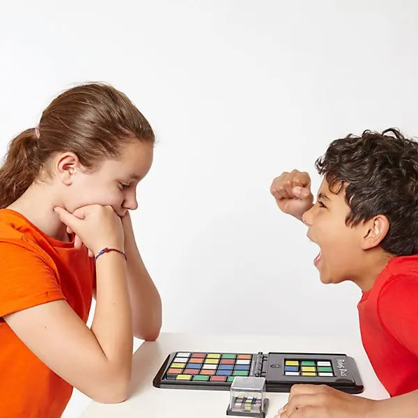 Логическая игра Rubik's Race