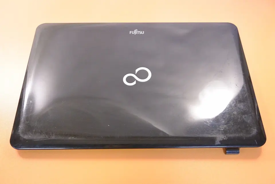 Fujitsu Lifebook ah531 A531 cover matrix cp515924-01