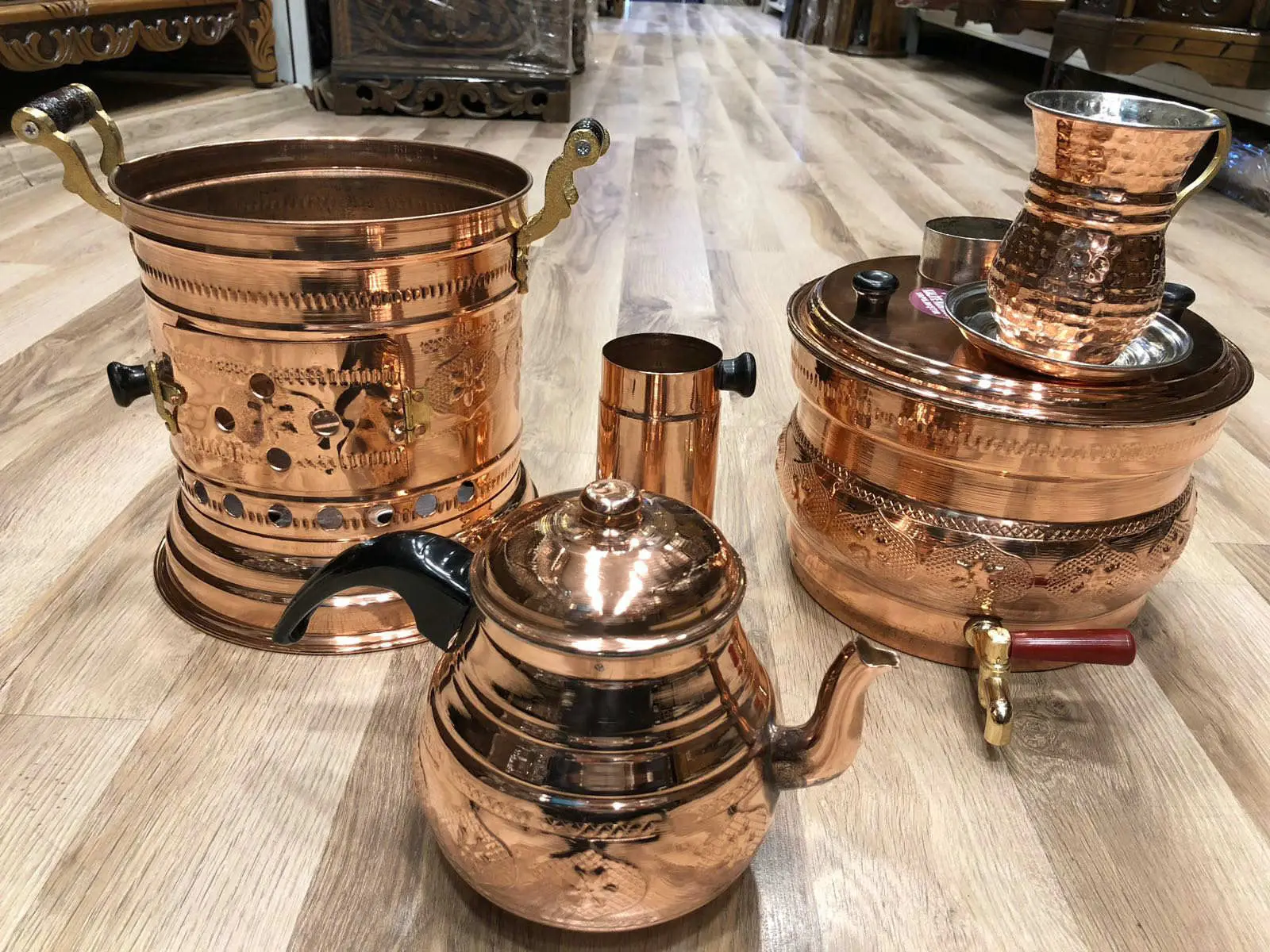 https://ae01.alicdn.com/kf/Ub6f701f4ea5f42b3a7ff26410bb3cbcfk/Copper-Handcraft-Wood-Burning-Charcoal-Samovar-Handmade-Teapot-Samovar-Tea-Brewing-Kettle.jpeg