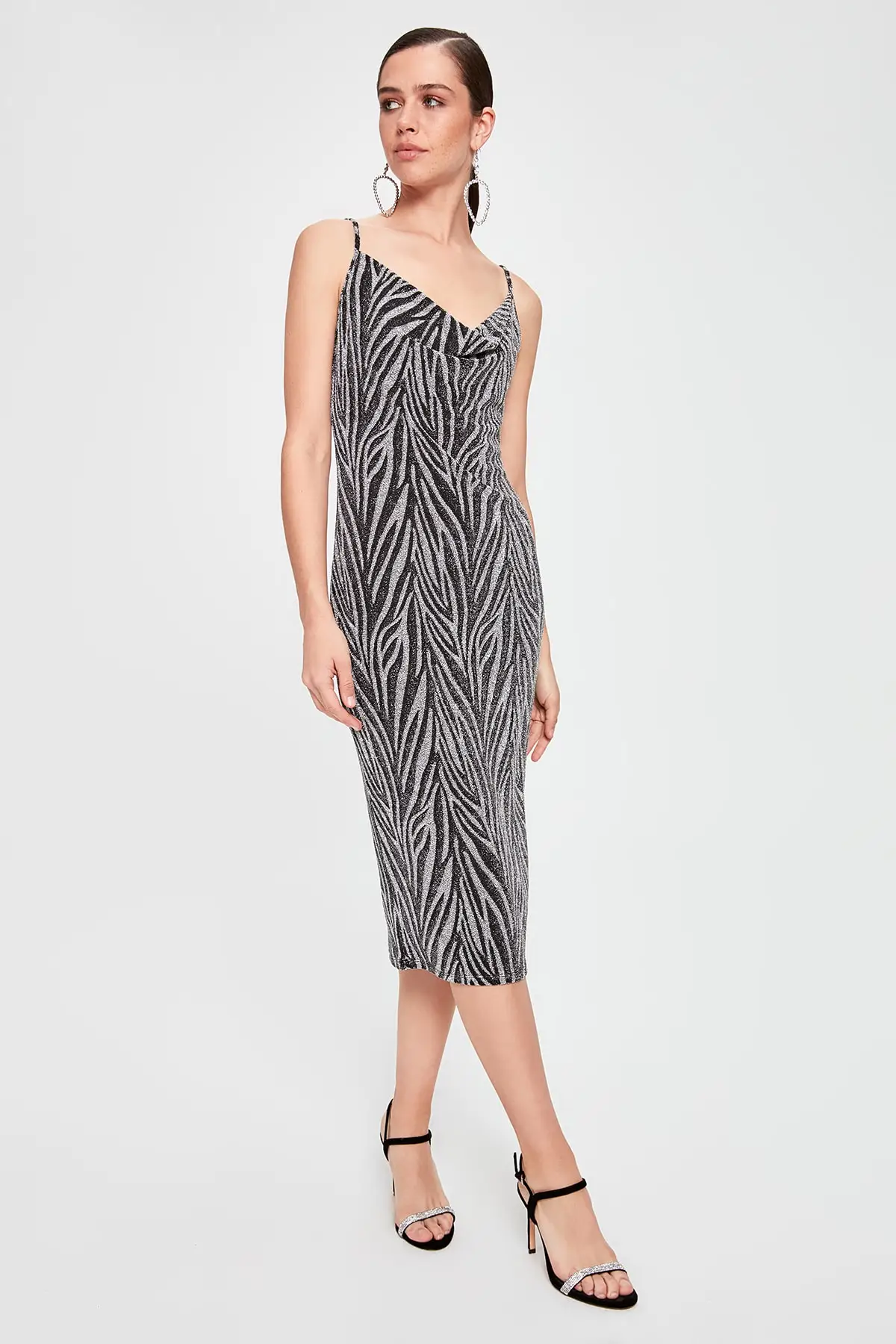 

Trendyol Funnel Collar Dress TPRSS20EL0105