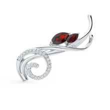 Серебряная брошь с фианитами и гранатом SUNLIGHT проба 925