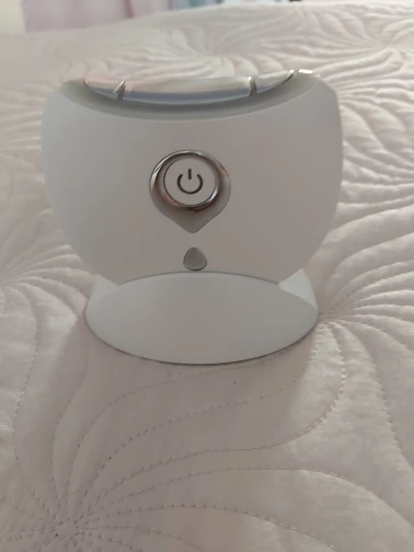 Отзыв о товаре Массажер для шеи OKACHI GLIYA, 2021 г., для массажа лица, разглаживания и удаления морщин, вибрация, холодный и горячий компресс, светодиодная подсветка, EMS терапия от пользователя S***a