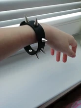 Pulsera gótica negra Punk para mujer, remache de punta cónica, brazalete de cuero negro, talla grande, Unisex