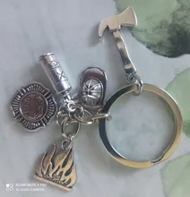 Llavero creativo de Metal con gorro de bombero, 1 Uds., llavero de llama, alarma de fuego, llavero con insignia de héroe, regalo