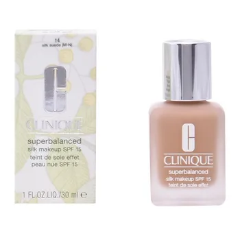 

Fluid Make-up Superbalanced Silk Clinique