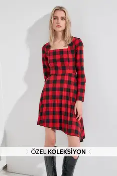 

Trendyol Pleat Detail Dress TWOAW20EL2056