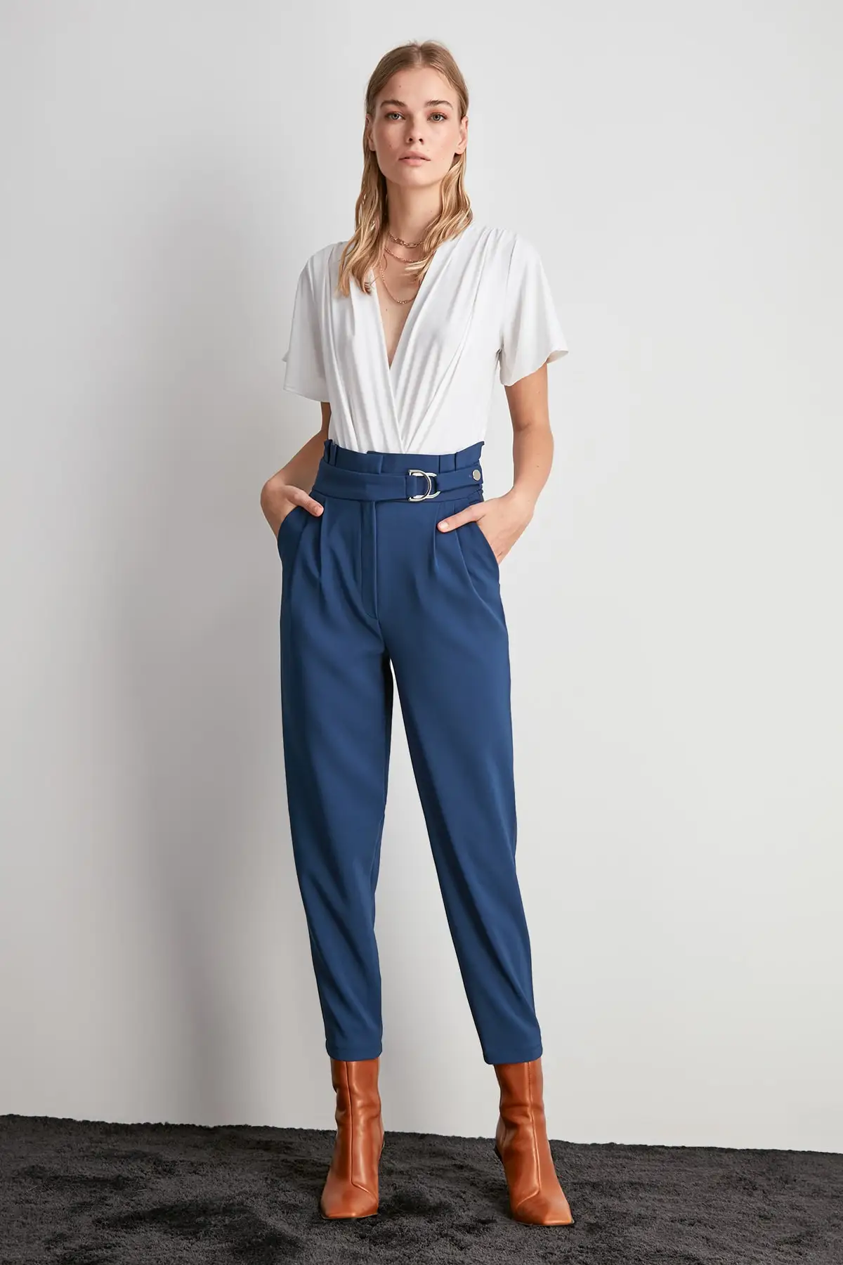 Trendyol брюки с пряжкой TWOAW20PL0466