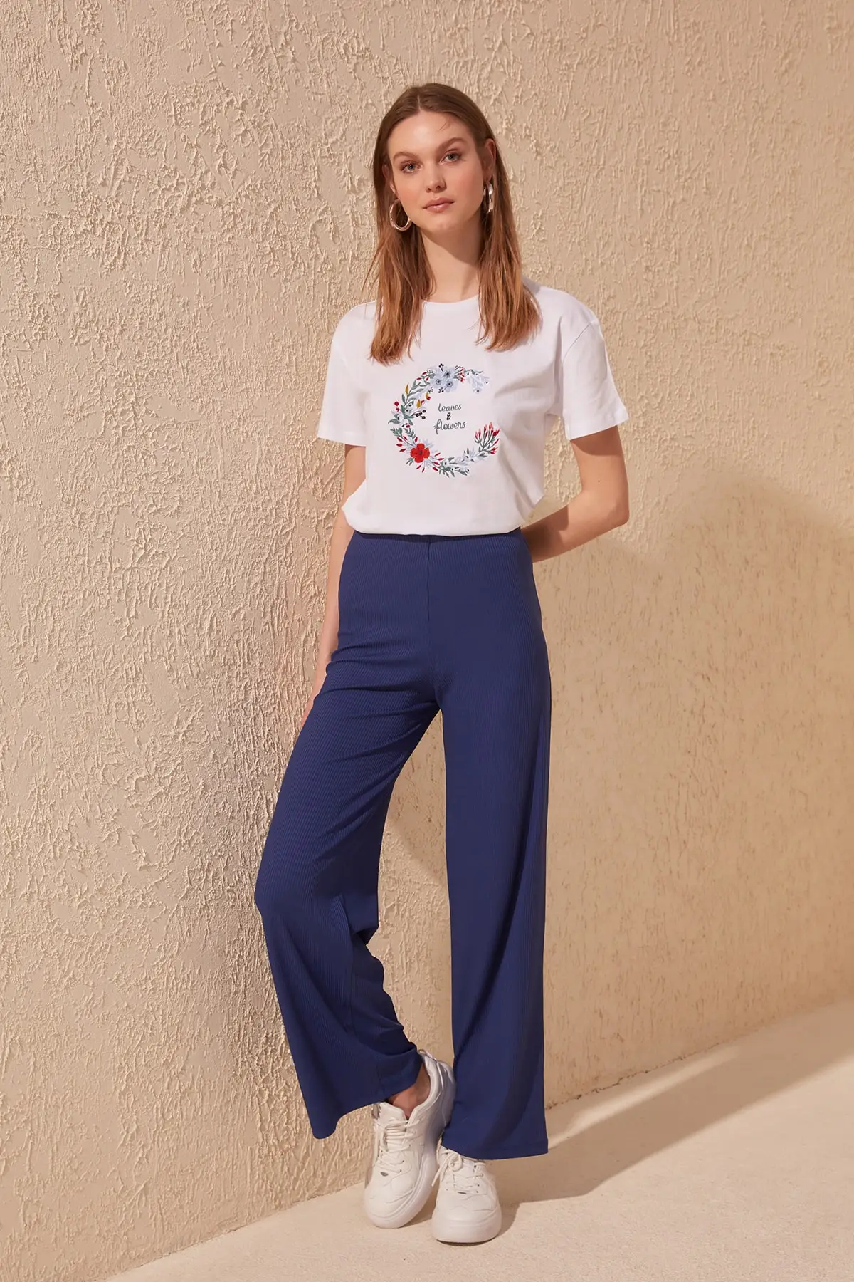 

Trendyol Ribbed Knit Pants TWOSS20PL0109