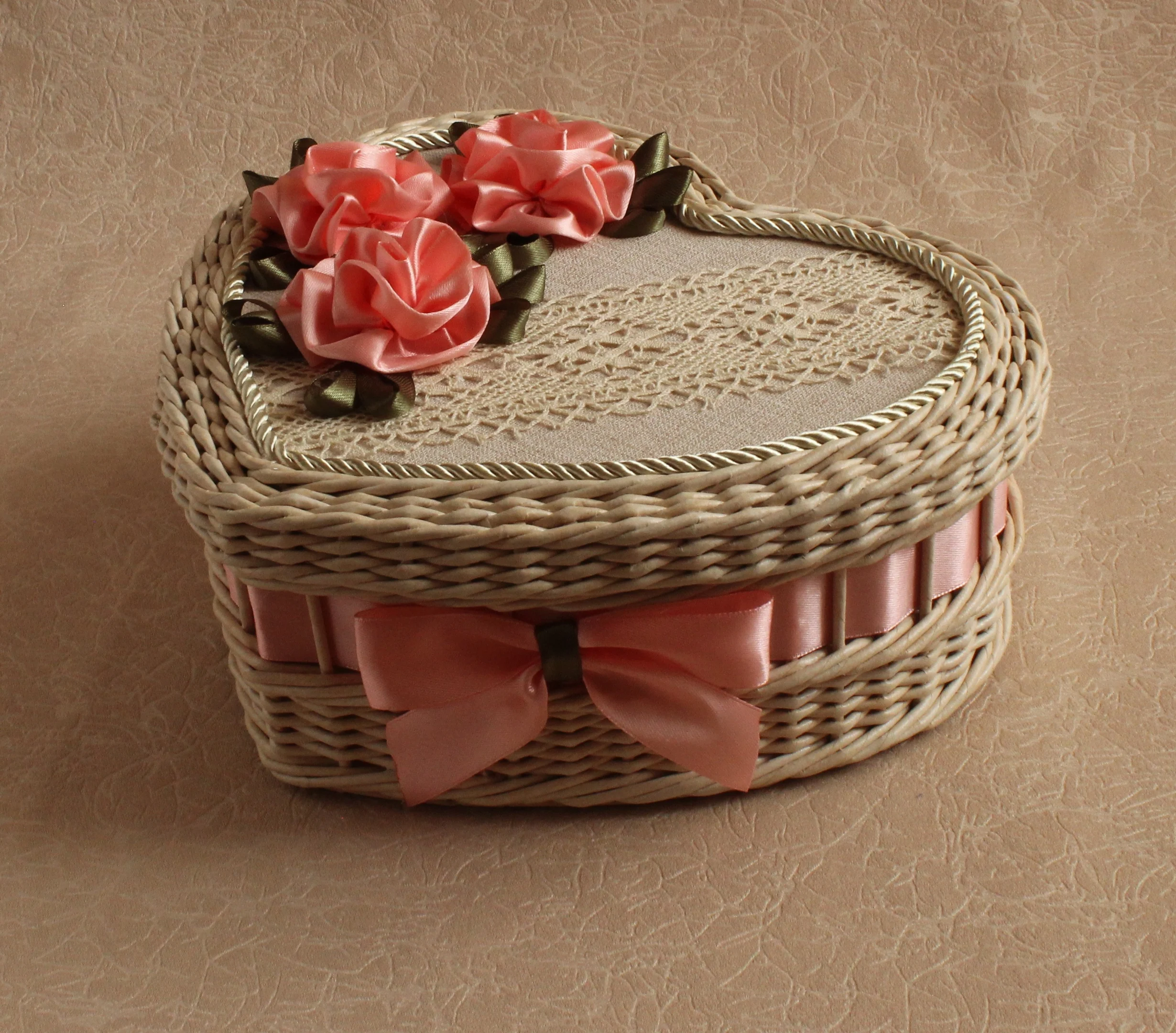 коробки в виде сердца. шкатулка-сердце. коробка сердце из картона. шкатулка сердечко своими руками. шкатулки сердце своими руками.