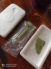 Masajeador de Jade Natural para cara, raspador de Gua Sha con rodillo de Jade, con microagujas