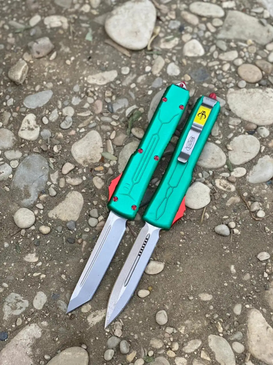 Фронтальный автоматический нож Microtech из стали d2 | Инструменты