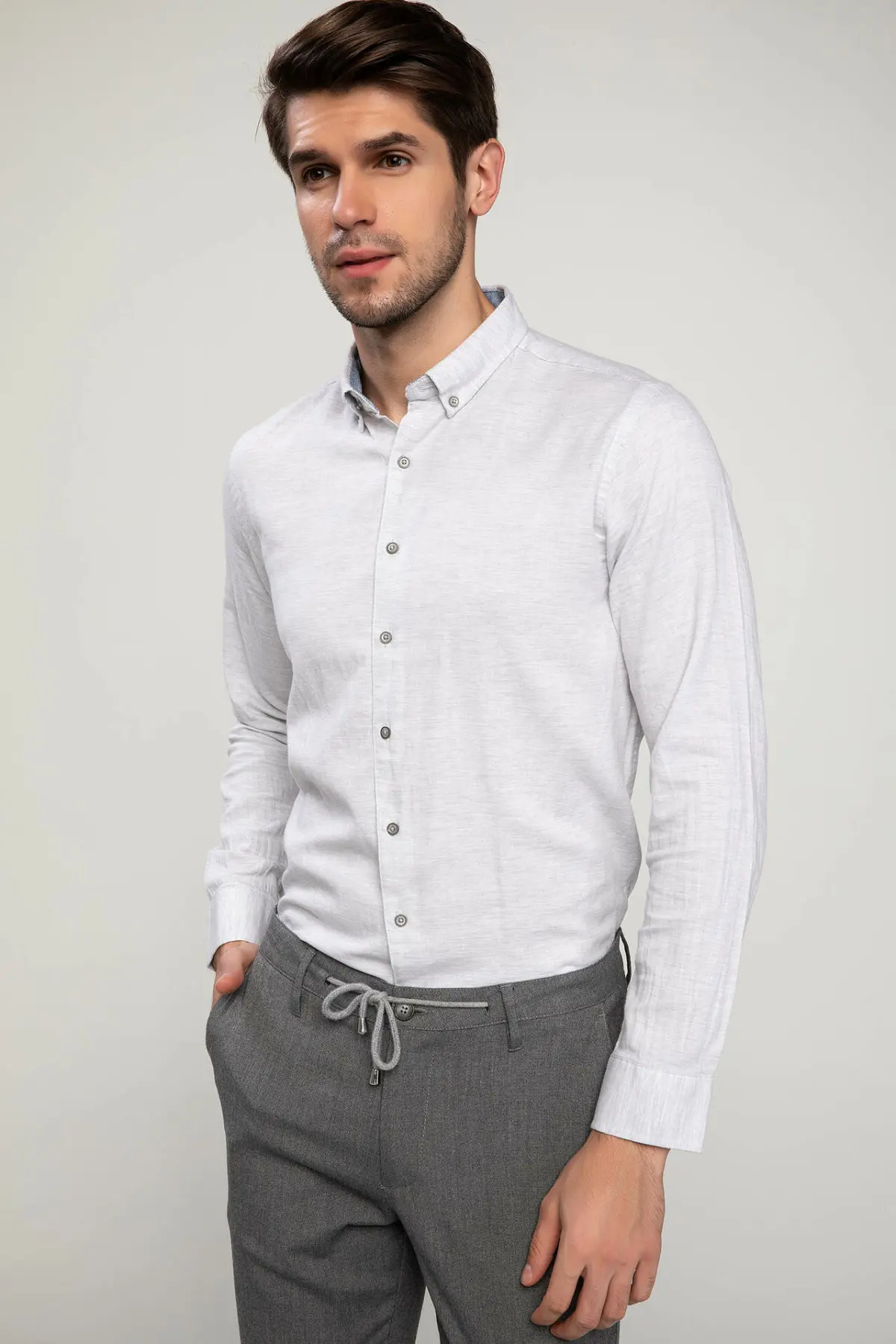DeFacto Человек хлопковая рубашка с длинными рукавами Для мужчин повседневные Смарт одноцветное Цвет рубашки Для мужчин отложной воротник Топ Shirts-I7198AZ18AU