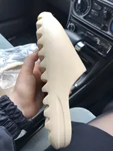 Zapatillas de verano de las mujeres de los hombres goma Eva para interiores 2021 Cool Fondo suave sandalias tendencia diapositivas Unisex chinelas zapatos para la playa casa 36-45