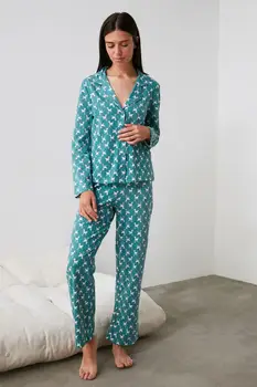 

Trendyol Swan Printed Knitted Pajamas Set THMAW21PT0618