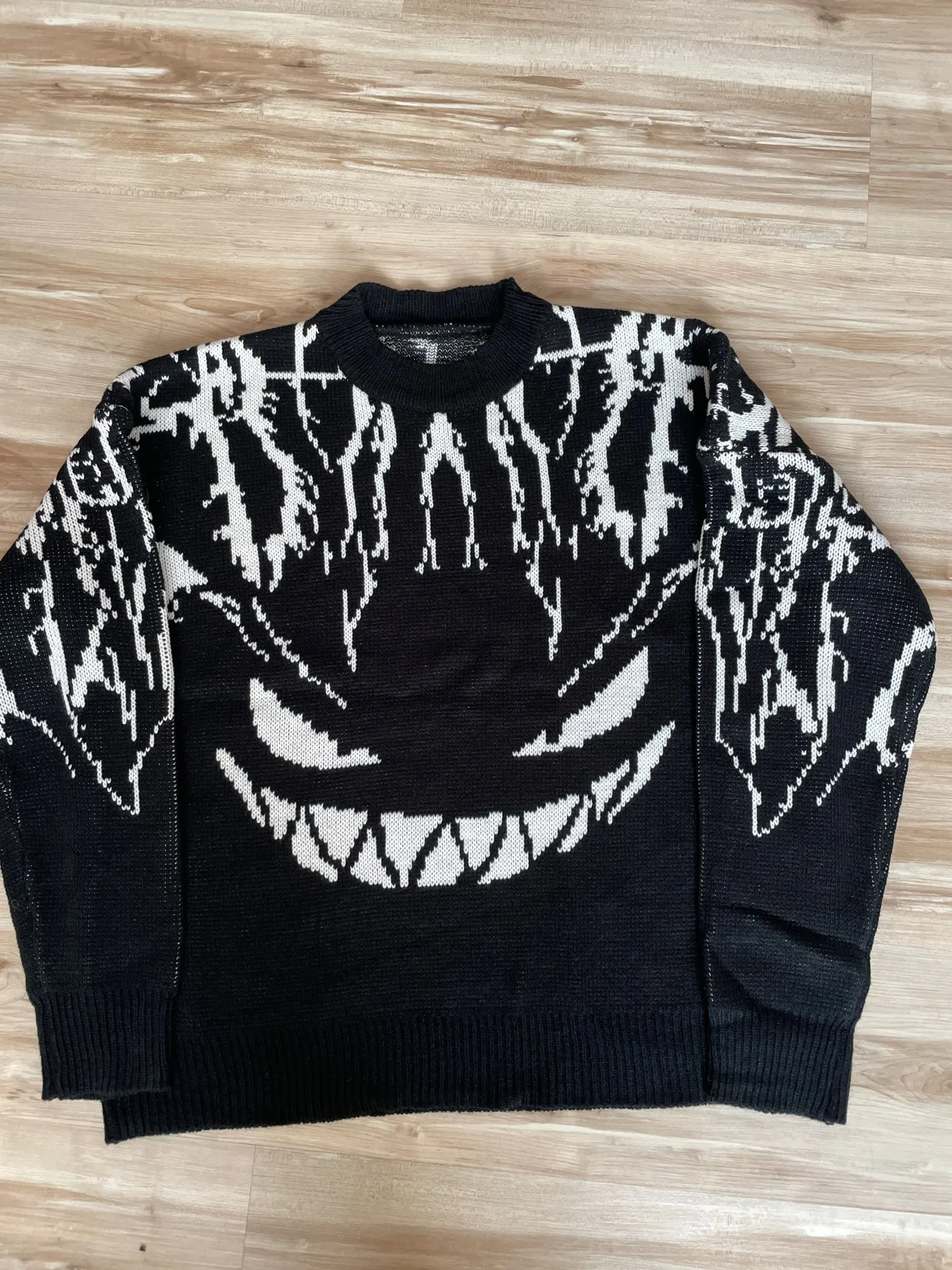 Harajuku Sweater with Devil smile photo review