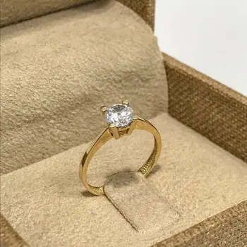 

Classic 4 Nail 8 Sterling Gold Engagement Ring