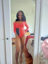 Body de manga larga con hombros descubiertos para mujer, Top Sexy con cuello de pico sin espalda en negro y blanco para Otoño e Invierno