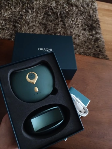 Отзыв о товаре Массажер для шеи OKACHI GLIYA, 2021 г., для массажа лица, разглаживания и удаления морщин, вибрация, холодный и горячий компресс, светодиодная подсветка, EMS терапия от пользователя A***z