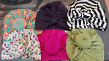 De moda de mamá y bebé algodón bola de la flor de sombrero las mujeres tapas niñas recién nacido turbante nudo de los niños adultos sombreros accesorios para el cabello