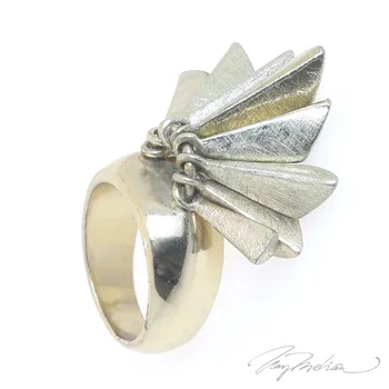 

Ring Pale Gold GUIND1 Collection CROWN