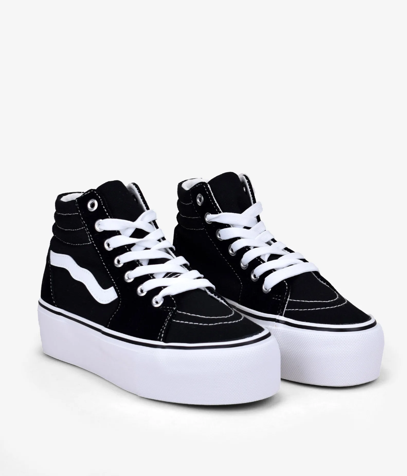 BOSANOVA black buttoned sneakers