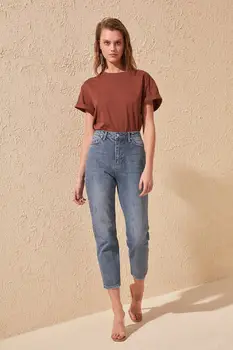

Trendyol Yıpratmalı High Bel Mom Jeans TWOSS20JE0168