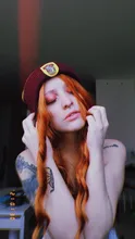 FEELSI-Peluca de cabello sintético para mujer, postizo largo de onda de agua, Color negro y naranja, Rojo puro, fibra de alta temperatura, tamaño medio