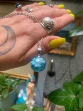 Collar con colgante de Luna y Bola de resina transparente para mujer, collar con cadena de nubes azules y blancas, regalos de joyería para niña