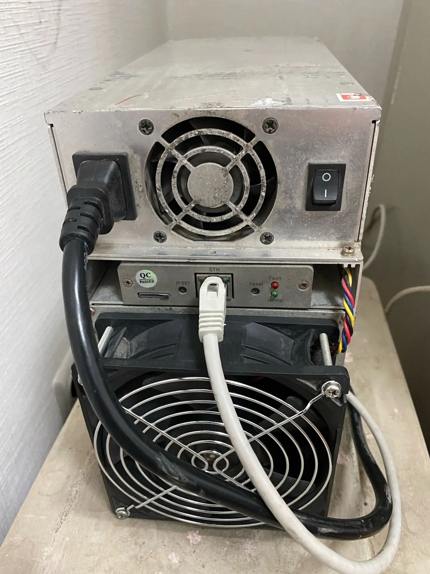 Used Innosilicon T2T 25T Asic Miner Bitcoin BTC Mining Machine With PSU Better Than Antminer S9 S9K S9 SE T9+ S11 T15 S15 L3+ Z9 photo review