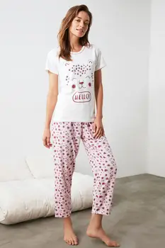 

Trendyol Leopard Printed Knitted Pajamas Set THMAW21PT0527