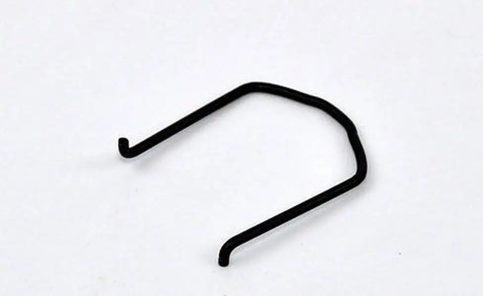 Скоба патрубка интеркулера рено меган 3. 1j0 145 769 d. Скоба крепления патрубка интеркулера duster 1. 31799 удерживающая пружина febi. Скоба крепления тормозных трубок renault 7703179006.