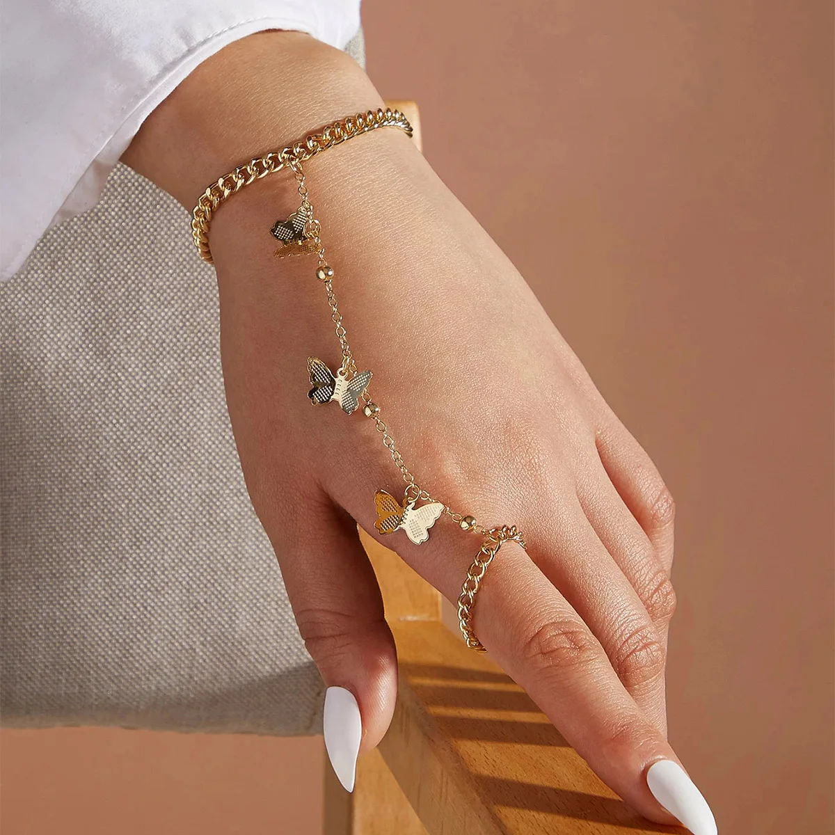 Pendant Chain Bracelet Connected Finger Bracelet for Women Girl bracelet jewelry