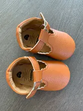 Zapatos de cuero PU para niña pequeña, mocasines antideslizantes con decoración para caminar, calzado hueco con dobladillo de volantes, regalo de cumpleaños