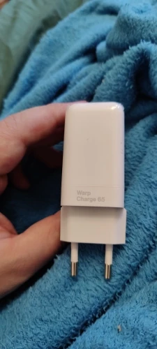 Отзыв о товаре Оригинальный адаптер питания Oneplus Warp Charge 65 Вт, быстрое зарядное устройство стандарта ЕС и США 65 Вт, кабель Type C-Type C One Plus 9 pro 9R 8T 8 nord n100 от пользователя B***r