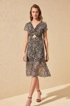 

Trendyol Pattern V-Neck Tulle Knit Dress TWOSS20EL1694