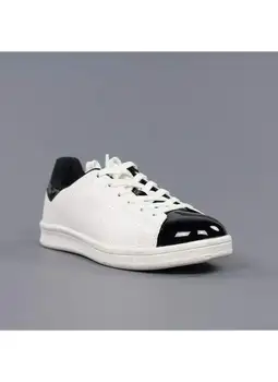 

White sneakers b3d. psx39