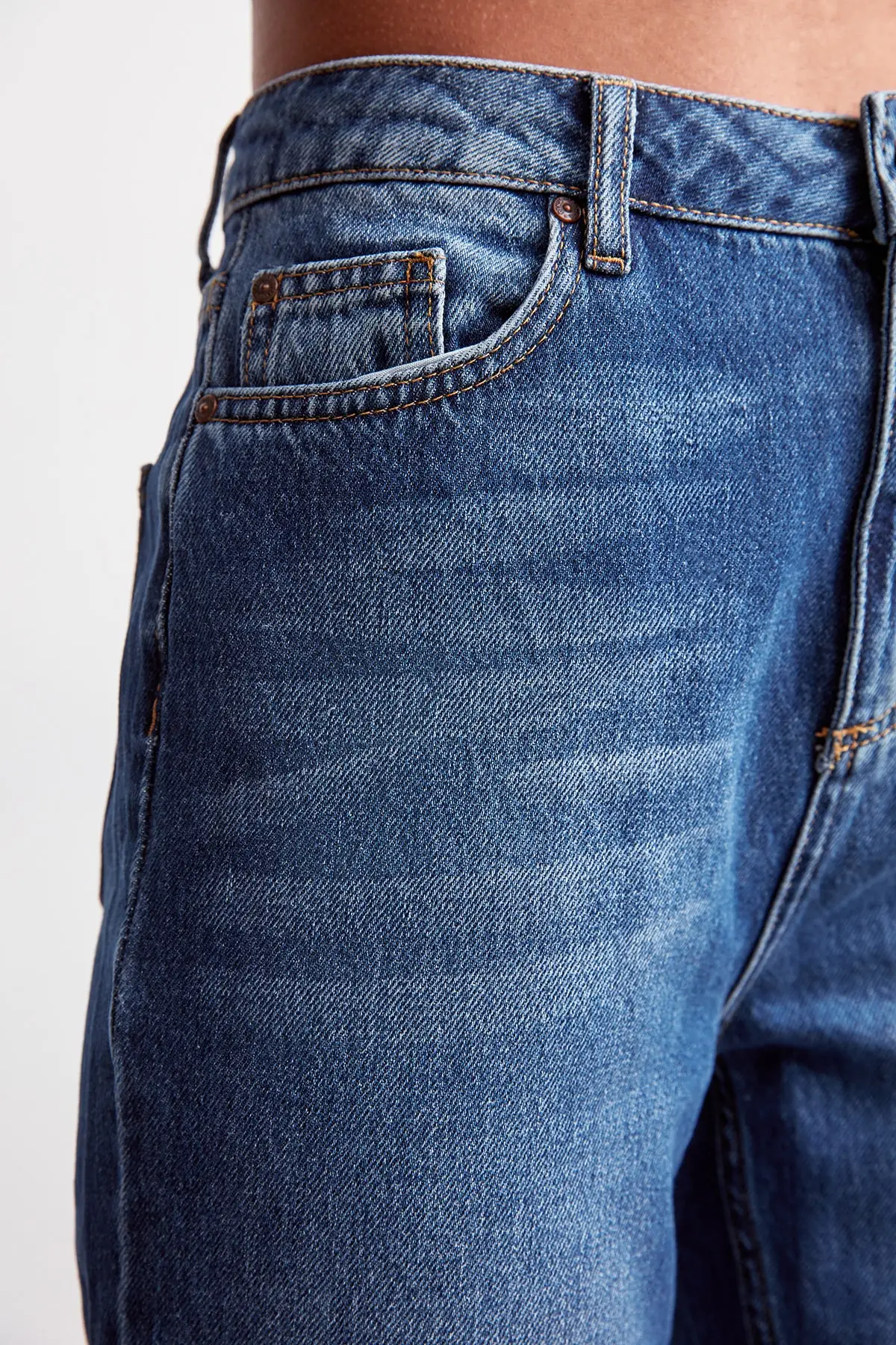 Trendyol синие джинсы для мам с высокой талией TWOAW20JE0046