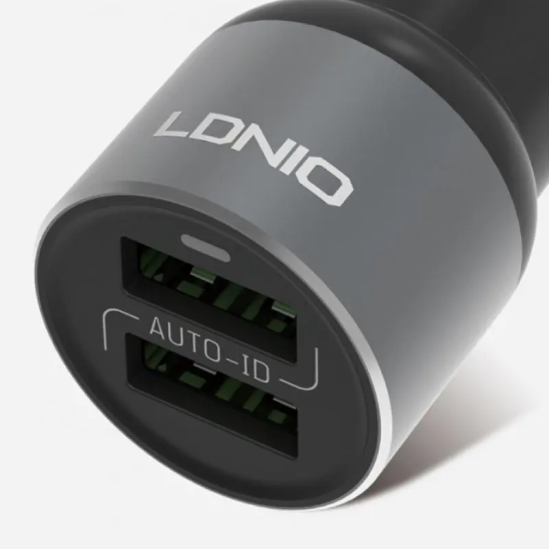 Автомобильное зарядное устройство LDNIO C303 c Lightning